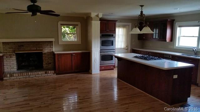422 Crooked Creek Road - Photo 3