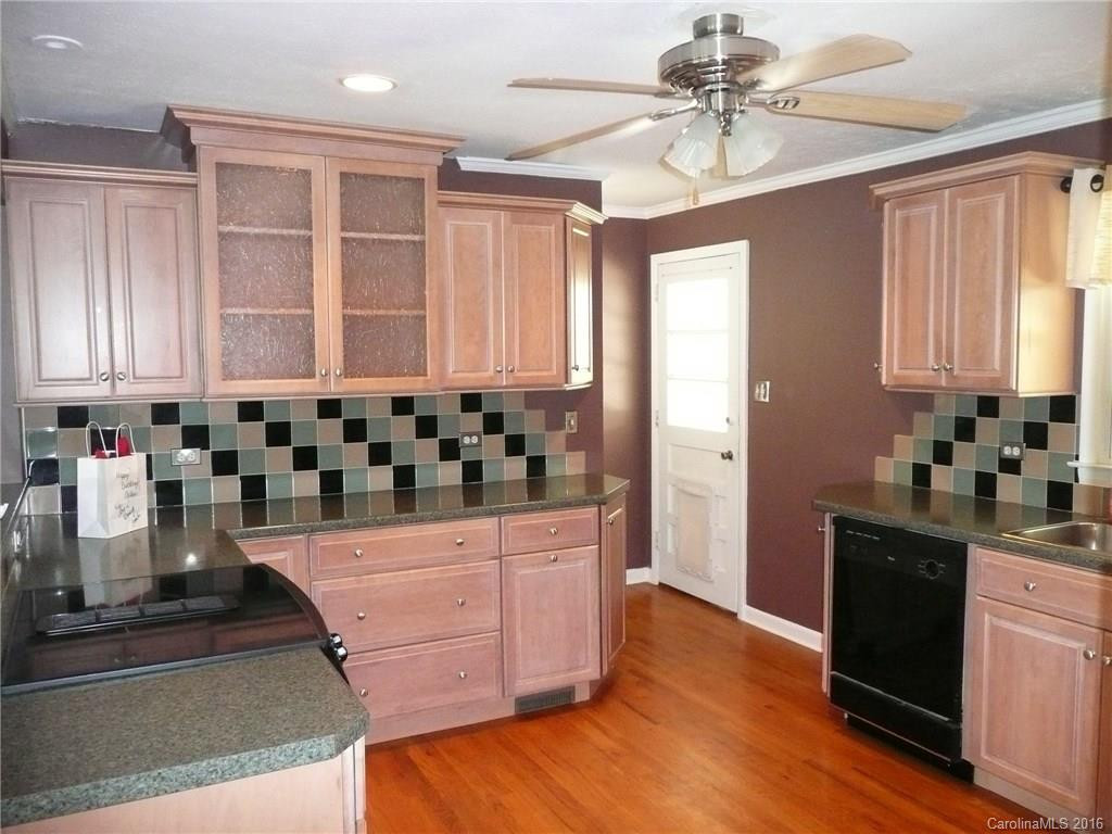9 Pershing Road - Photo 5