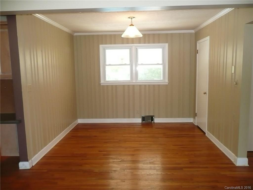 9 Pershing Road - Photo 7