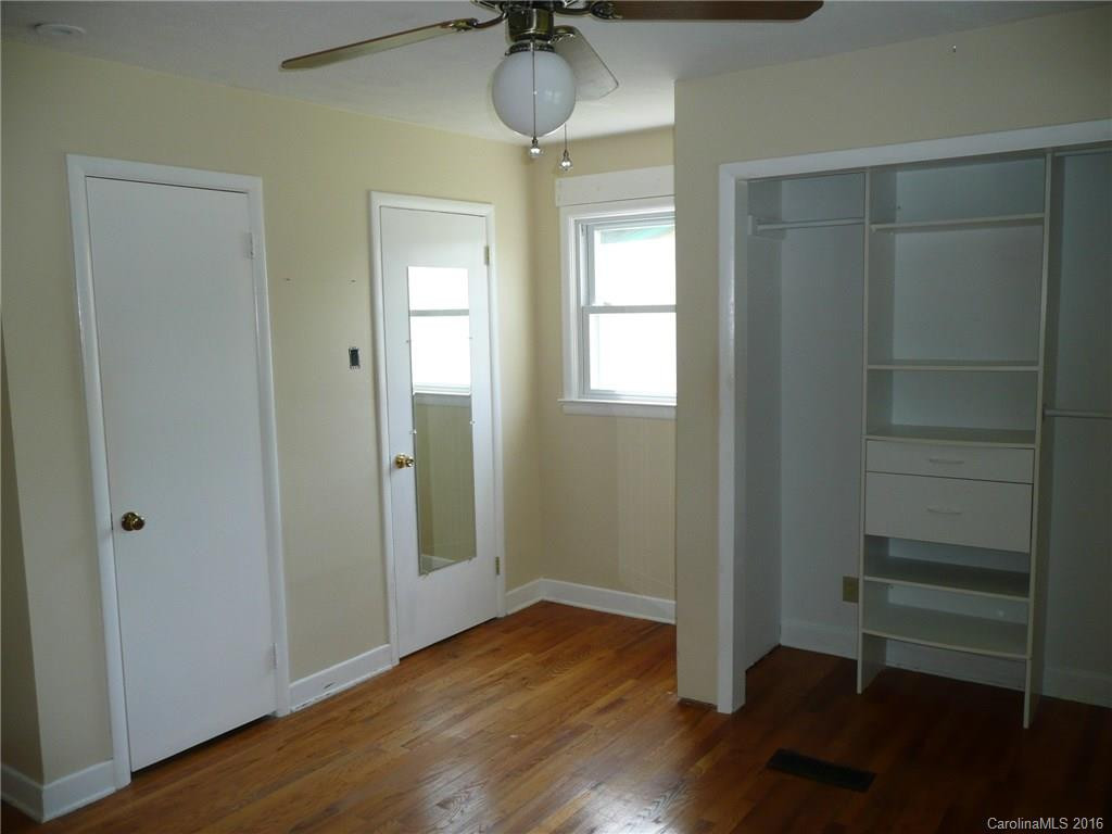 9 Pershing Road - Photo 8