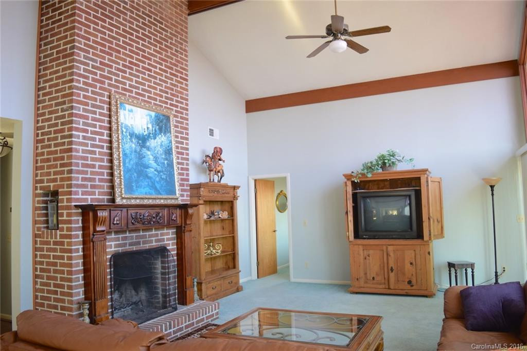 1309 Apple Lane - Photo 2