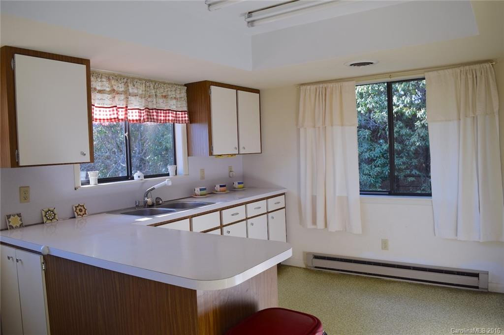 1309 Apple Lane - Photo 6