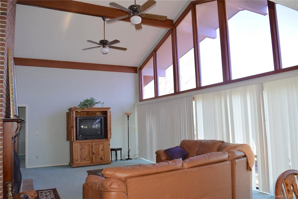 1309 Apple Lane - Photo 8