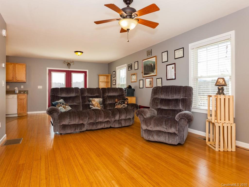 24 Overlook Drive - Photo 3