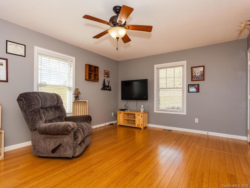 24 Overlook Drive - Photo 5