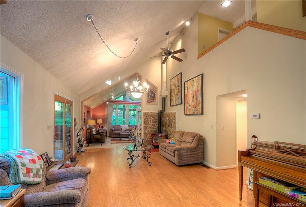 206 Robertson Street - Photo 2