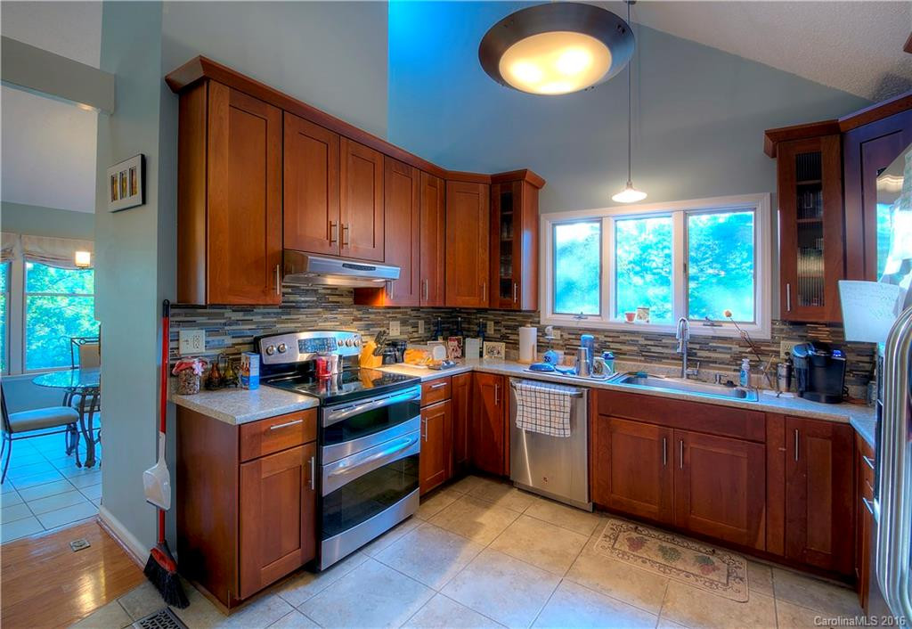 206 Robertson Street - Photo 3