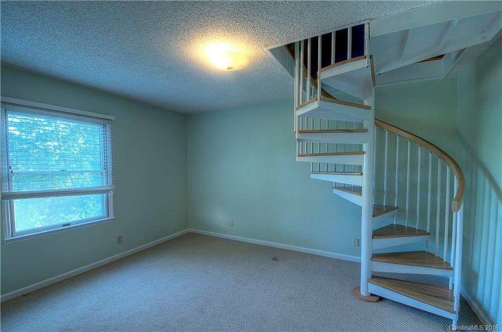 206 Robertson Street - Photo 10