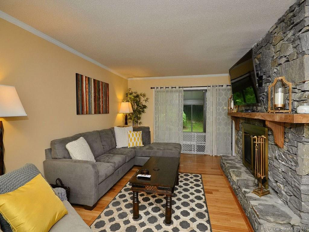 112 Woodhaven Drive - Photo 2