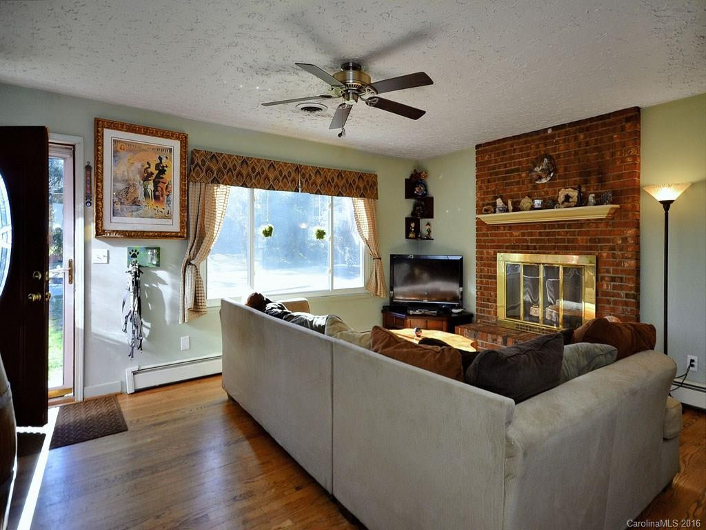 1151 Erkwood Heights - Photo 2