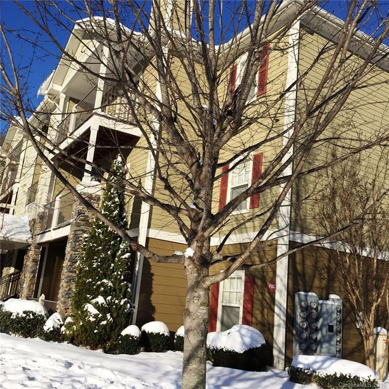 900 Vista Lake Drive #301