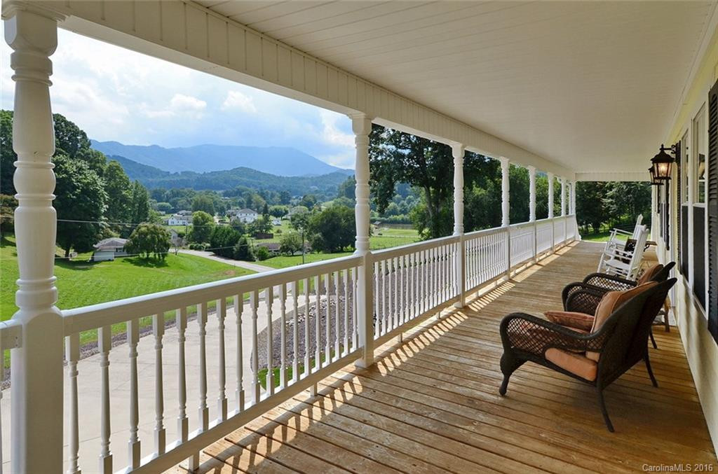 325 Knollwood Drive - Photo 2