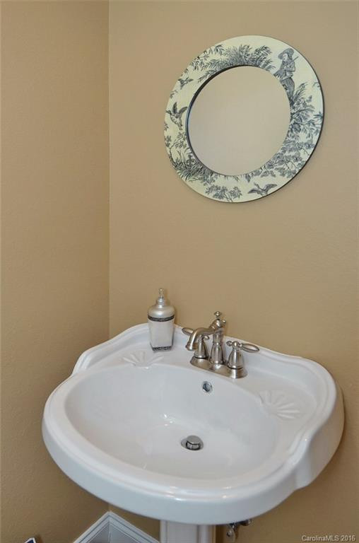 325 Knollwood Drive - Photo 11