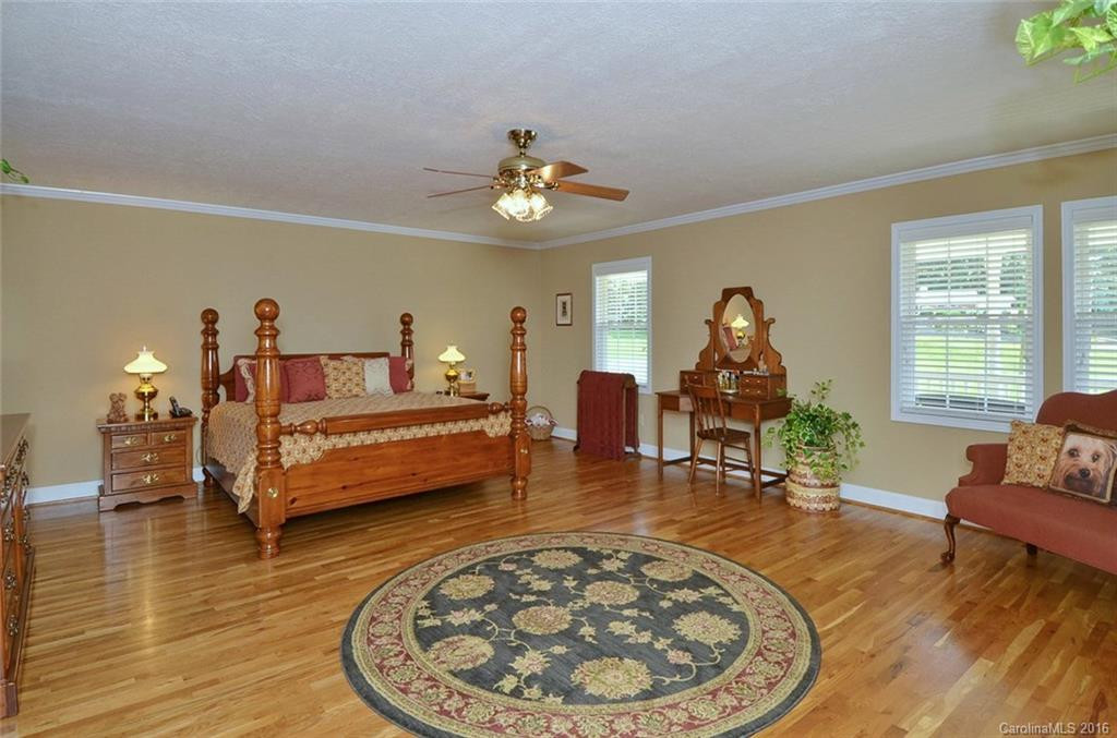 325 Knollwood Drive - Photo 12