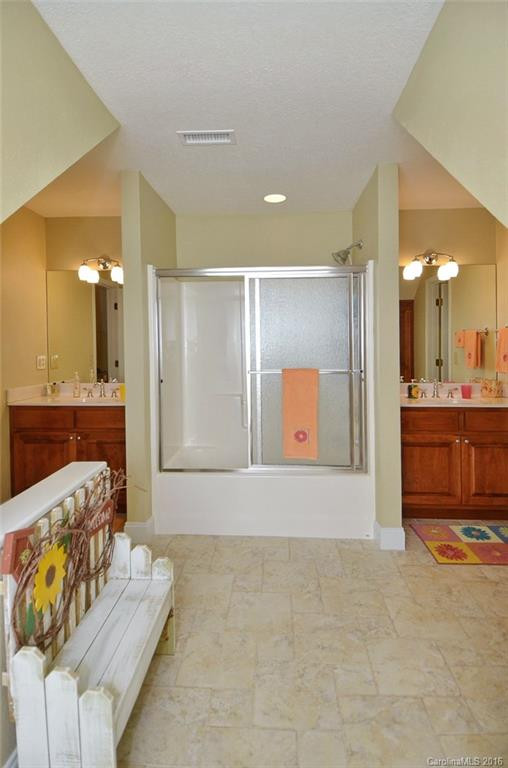 325 Knollwood Drive - Photo 15