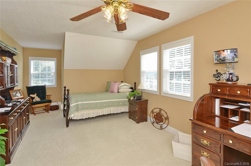 325 Knollwood Drive - Photo 17