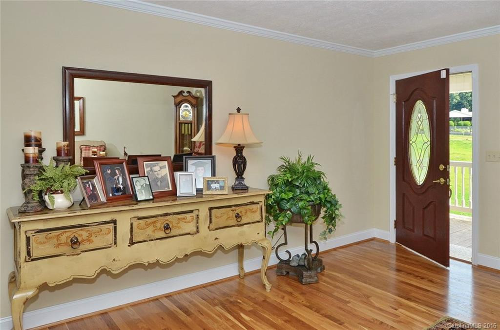 325 Knollwood Drive - Photo 4
