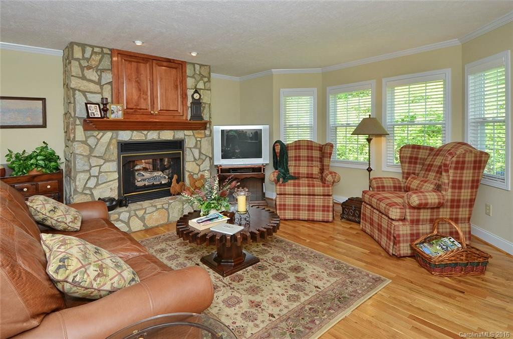 325 Knollwood Drive - Photo 6