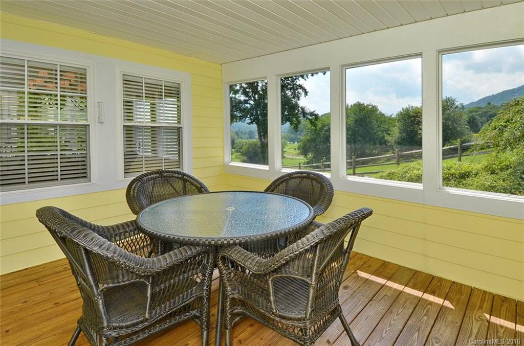 325 Knollwood Drive - Photo 10