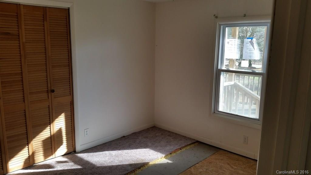 4487 Hendersonville Highway - Photo 11
