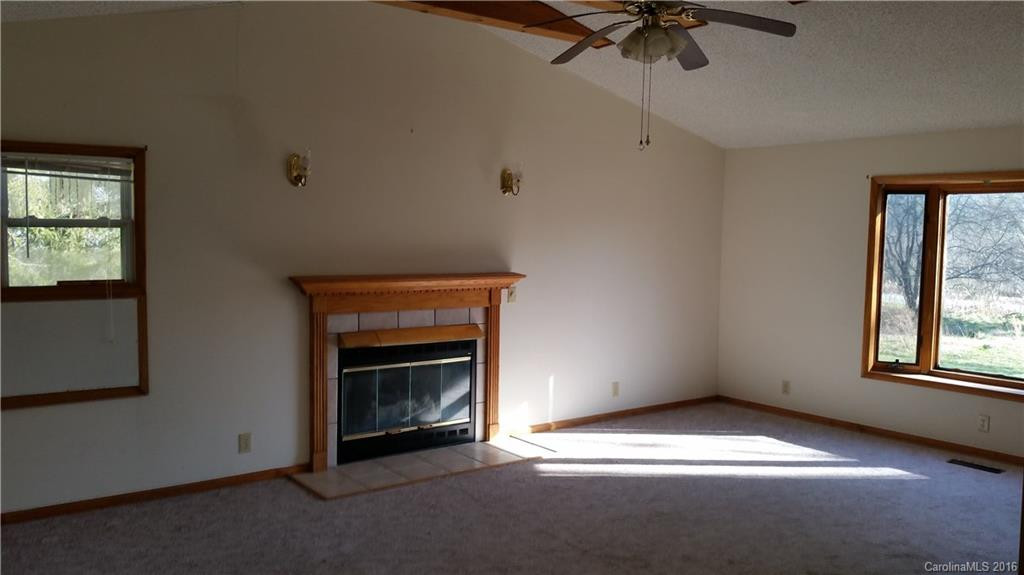 4487 Hendersonville Highway - Photo 7
