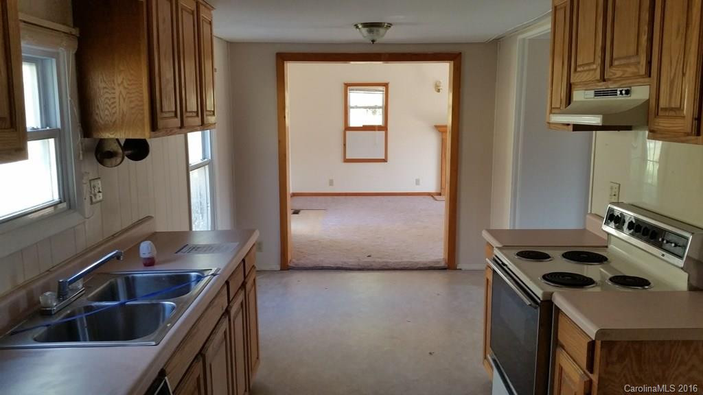 4487 Hendersonville Highway - Photo 9