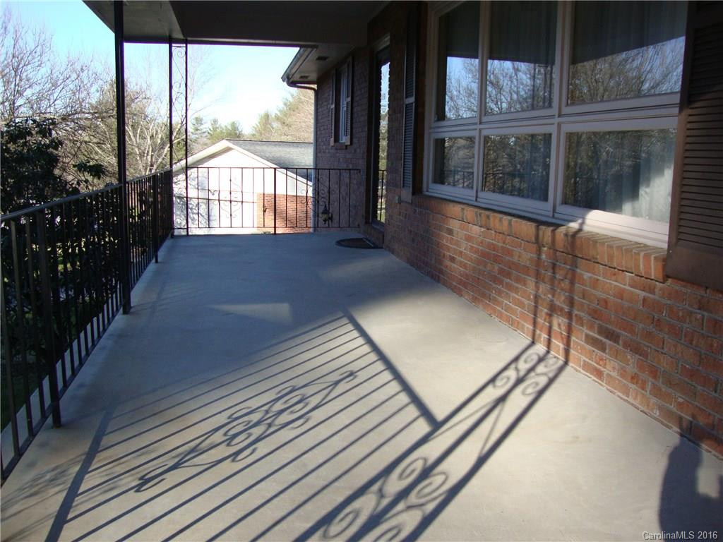 391 Wayside Lane - Photo 2