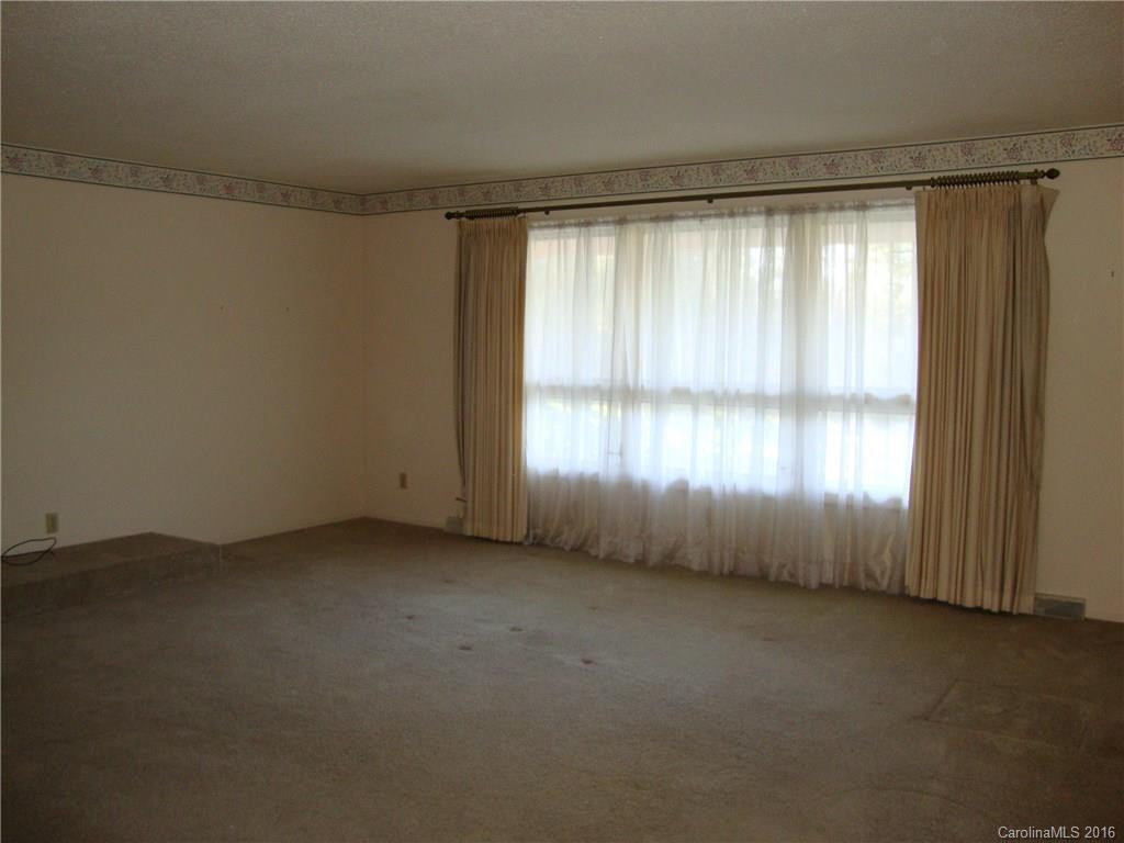 391 Wayside Lane - Photo 5