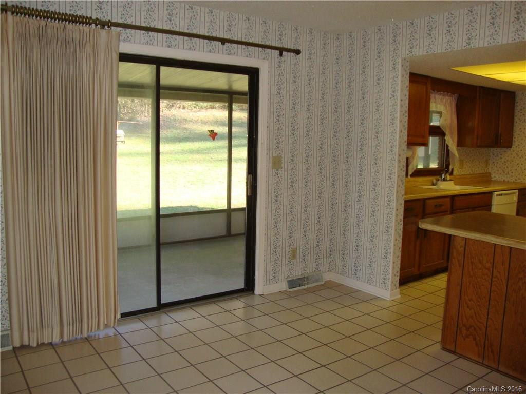 391 Wayside Lane - Photo 8