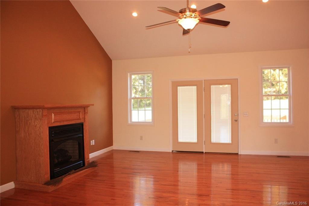 438 Bob Hardin Road - Photo 2