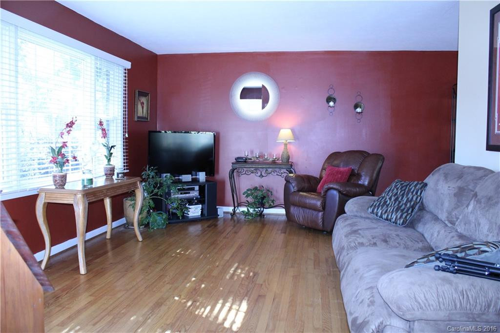 250 Saint Johns Street - Photo 3