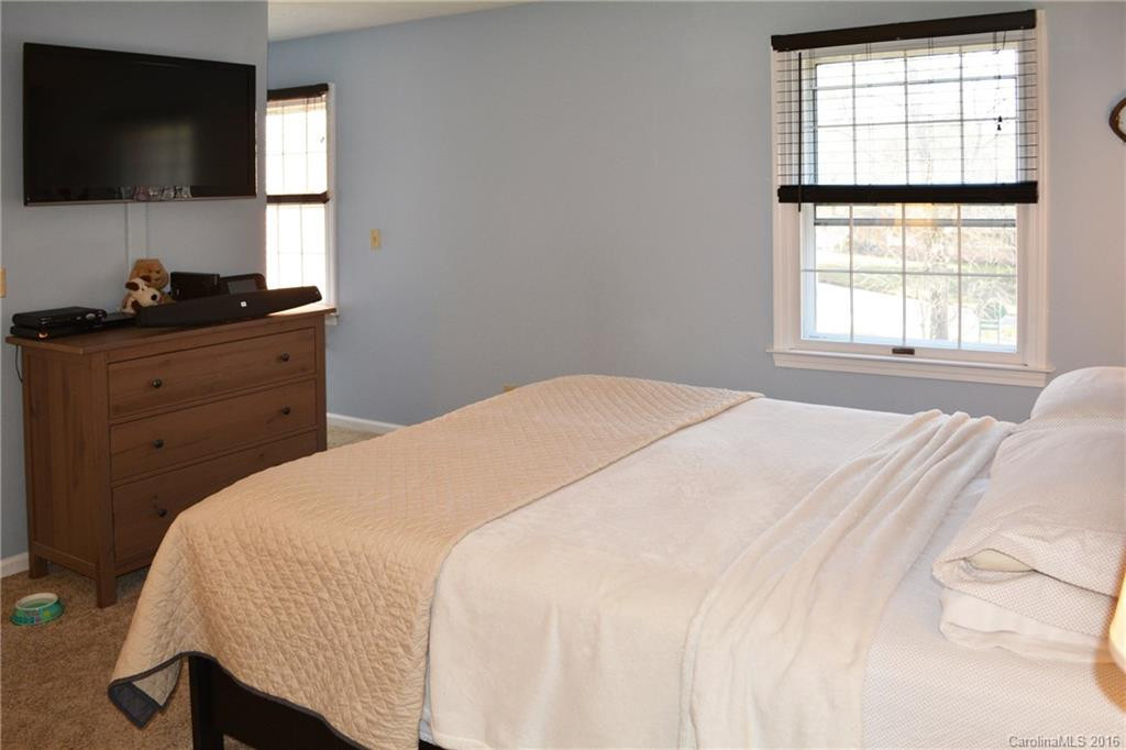 1409 Kensington Road #B-5 - Photo 16