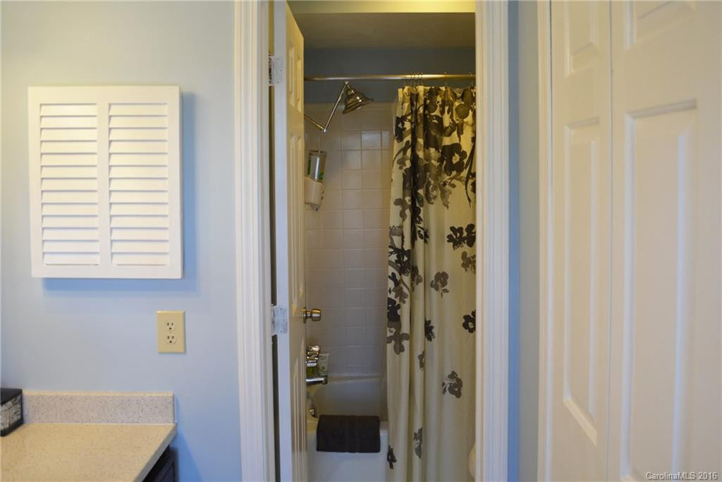 1409 Kensington Road #B-5 - Photo 18