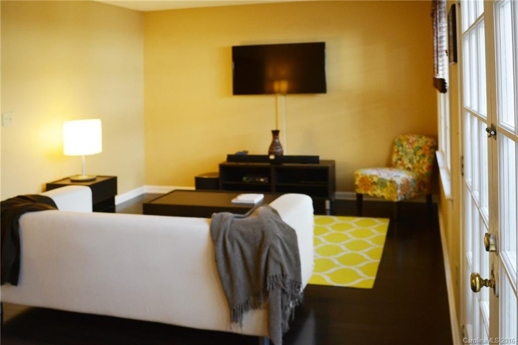 1409 Kensington Road #B-5 - Photo 5