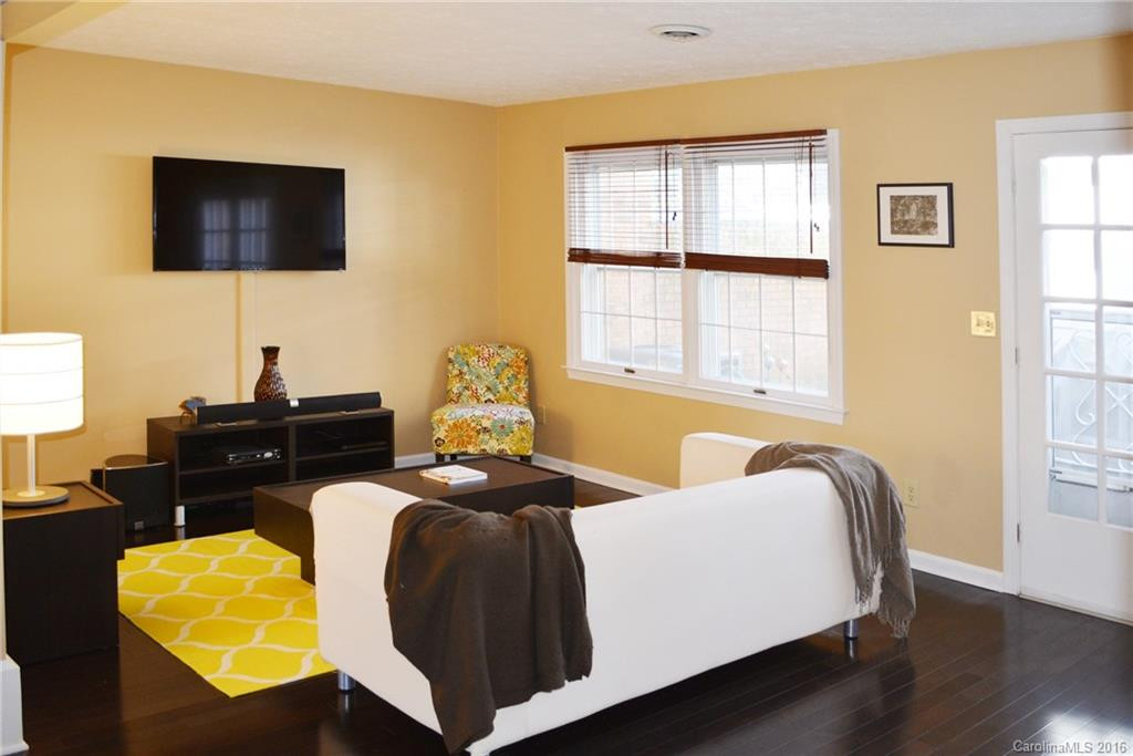1409 Kensington Road #B-5 - Photo 6