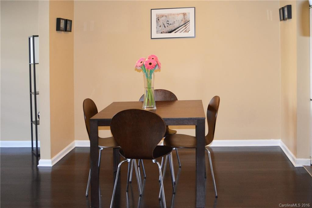 1409 Kensington Road #B-5 - Photo 8