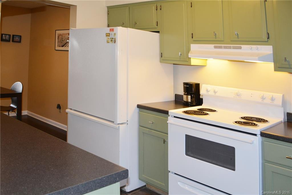1409 Kensington Road #B-5 - Photo 9