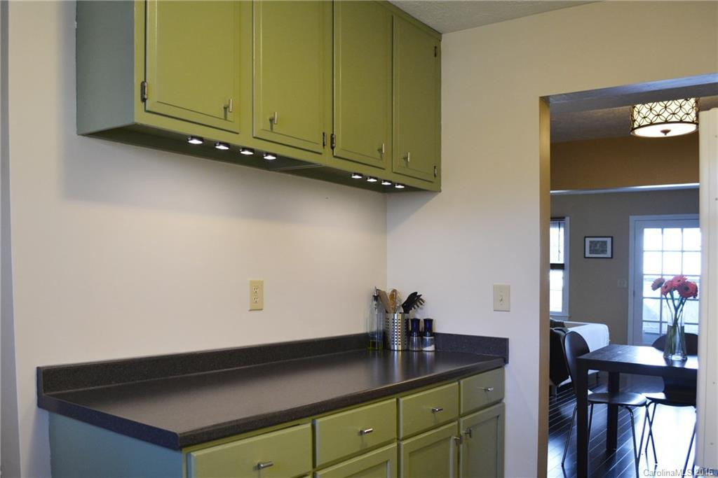 1409 Kensington Road #B-5 - Photo 10