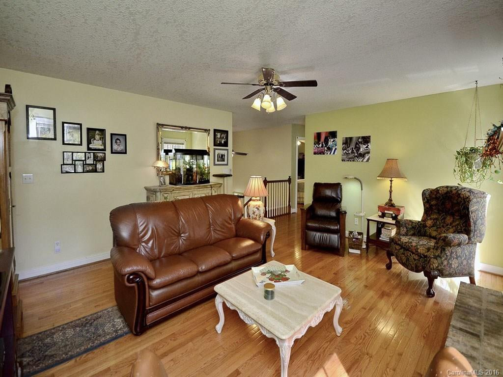 27 Azalea Drive - Photo 7