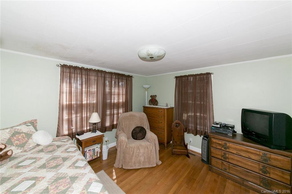 327 Browning Avenue - Photo 17