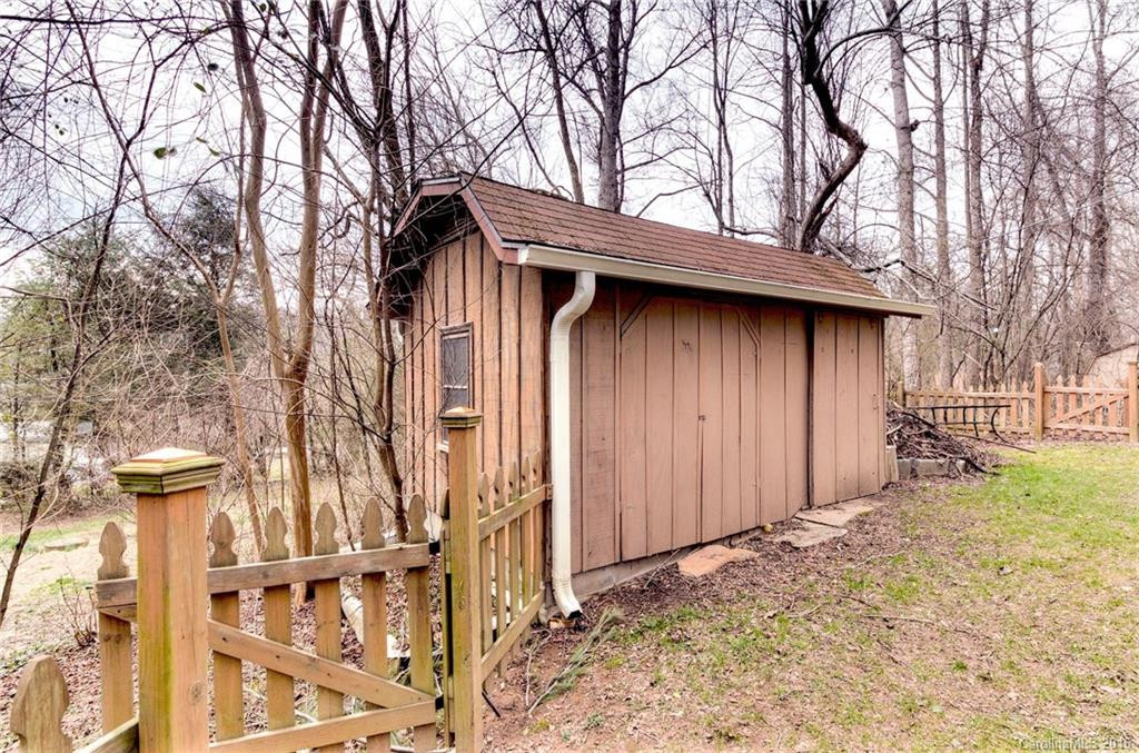 327 Browning Avenue - Photo 23