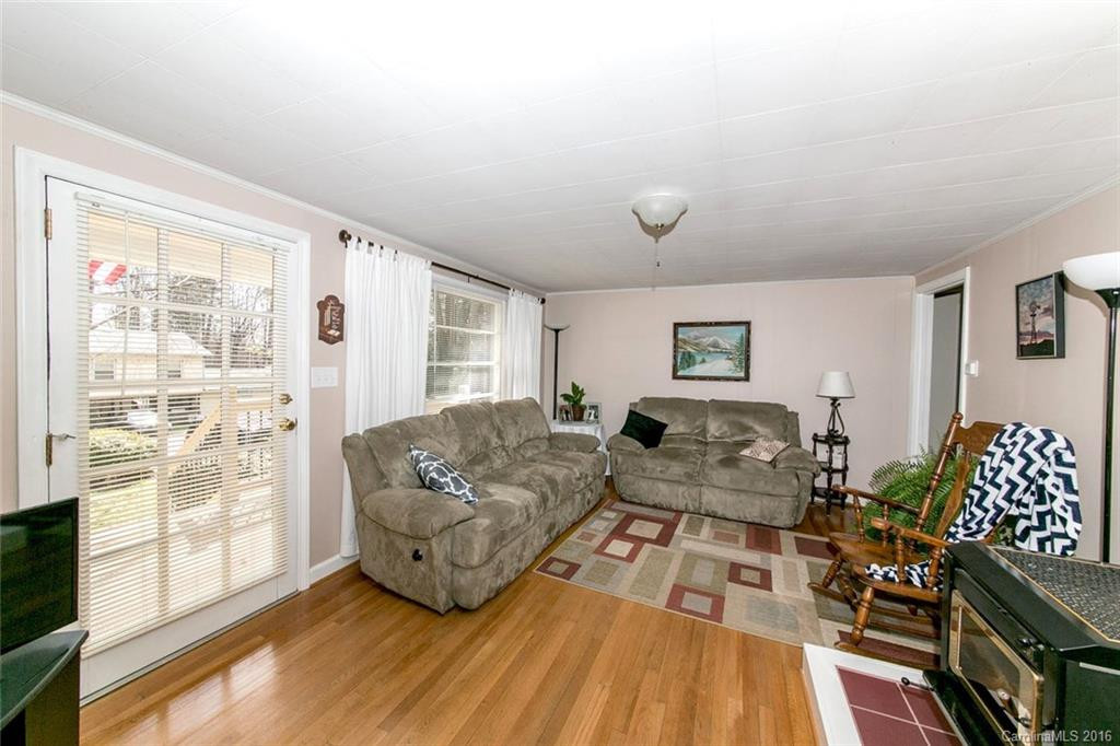 327 Browning Avenue - Photo 5