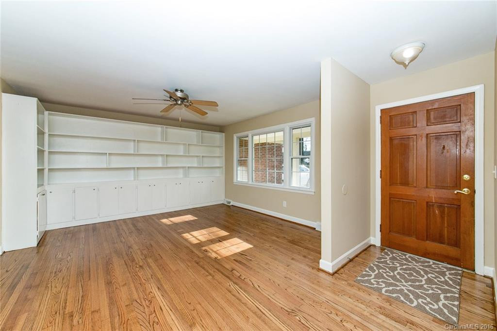 456 Beach Drive - Photo 3
