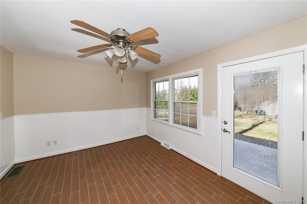 456 Beach Drive - Photo 5