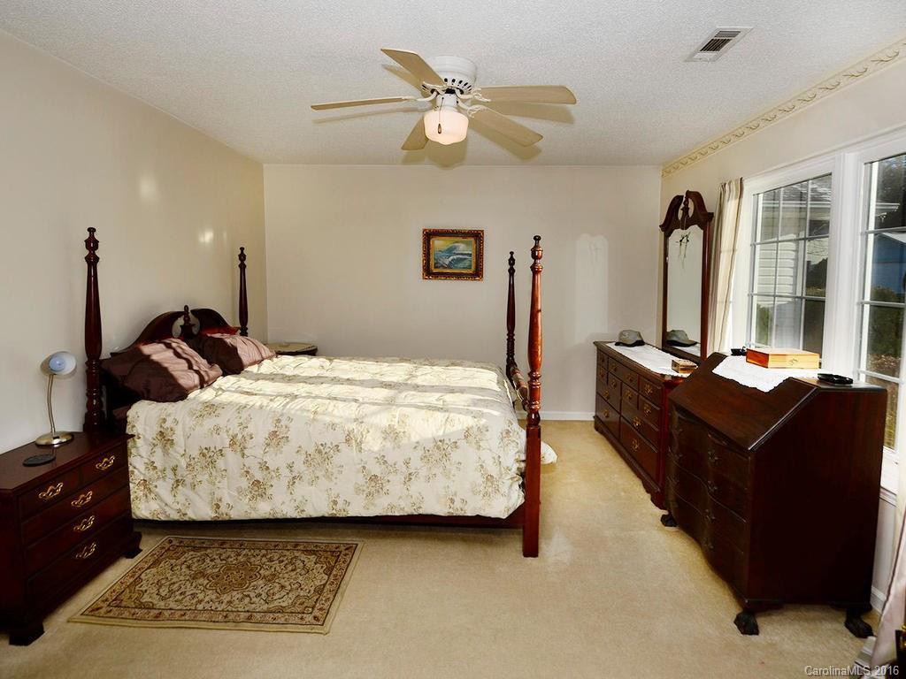 551 Woodfield Lane - Photo 11
