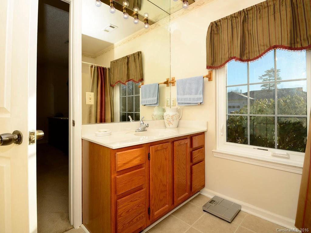 551 Woodfield Lane - Photo 12