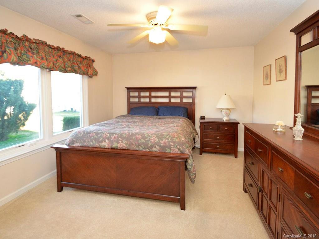 551 Woodfield Lane - Photo 14