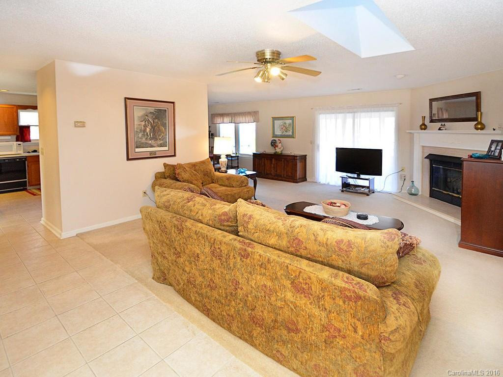 551 Woodfield Lane - Photo 4