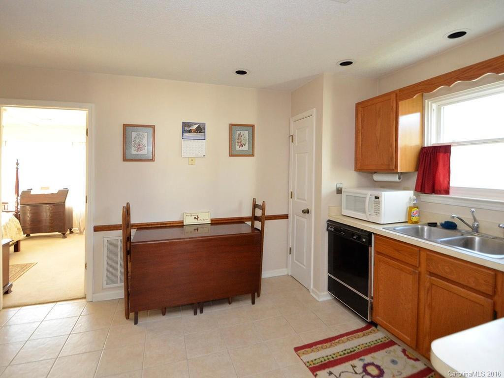 551 Woodfield Lane - Photo 8