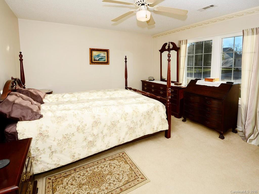 551 Woodfield Lane - Photo 10
